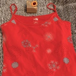 The North Face red spiral design athletic tank 🌻